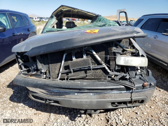 2001 Chevrolet Silverado 1500 LS with VIN 2GCEK19TX11125158, listed as a Copart auction lot 72085384 with 0 mi miles and Non Repairable. Bid and sale history available at carsss.com. Image 5.