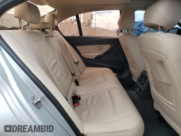 2015 BMW 3 Series 328i с VIN WBA3A5G52FNS89254, выставлен на аукционе Copart как лот 56765135 с пробегом 102 568 миль миль и Списание • Salvage title. История ставок и продаж доступна на DreamBid. Изображение 10.