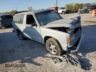 1989 Chevrolet Blazer z VIN 1GNCS18Z9K8255600, wystawiony jako Copart lot #76288754 z przebiegiem 224 837 mil mil oraz Nie do naprawy • Non repairable. Historia ofert i sprzedaży dostępna na DreamBid. Obrazek 4.