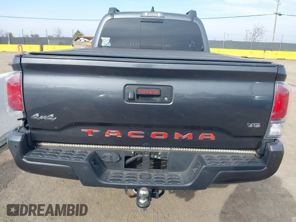 2021 Toyota Tacoma 4WD SR5 with VIN 3TMDZ5BN5MM110218, listed as a IAAI auction lot 41430303 with 47,781 mi miles. Bid and sale history available at carsss.com. Image 16.