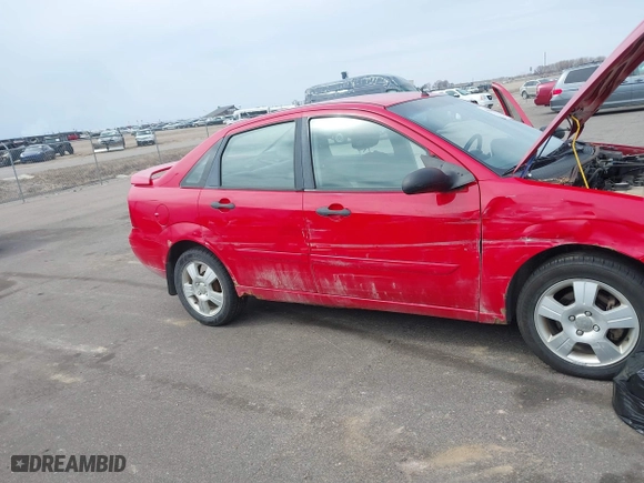 2007 Ford Focus S with VIN 1FAHP34N37W179508, listed as a IAAI auction lot 41984406 with 145,616 mi miles. Bid and sale history available at carsss.com. Image 6.