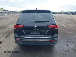 2024 Volkswagen Tiguan SE with VIN 3VVMB7AX7RM042855, listed as a IAAI auction lot 42223748 with 14,077 mi miles and . Bid and sale history available at DreamBid. Image 16.