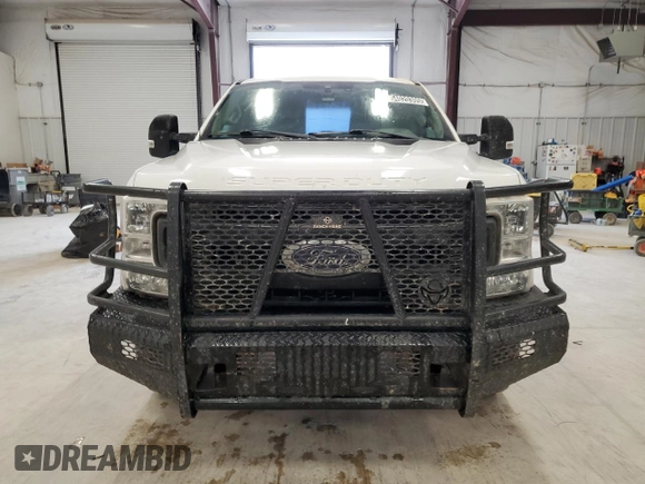 2020 Ford Super Duty F-250 SRW XL with VIN 1FT7W2B65LEE83941, listed as a Copart auction lot 54020305 with 190,731 mi miles and Clean Title. Bid and sale history available at carsss.com. Image 5.