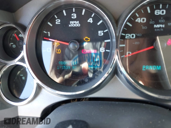 2010 GMC Sierra 1500 SLE z VIN 3GTRKVE31AG275827, wystawiony jako IAAI lot #41663348 z przebiegiem 171 539 mil mil oraz . Historia ofert i sprzedaży dostępna na DreamBid. Obrazek 7.