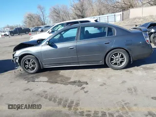 2006 Nissan Altima 3.5 SE with VIN 1N4BL11D46N301024, listed as a IAAI auction lot 41885365 with 206,539 mi miles. Bid and sale history available at carsss.com. Image 15.
