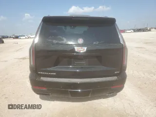 2025 Cadillac Escalade z VIN 1GYS9GRL2SR150916, wystawiony jako Copart lot #54397255 z przebiegiem 3 650 mil mil oraz Szkoda całkowita • Salvage title. Historia ofert i sprzedaży dostępna na DreamBid. Obrazek 6.