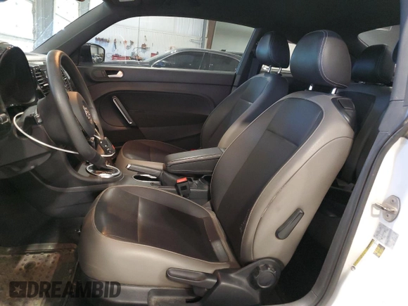 2015 Volkswagen Beetle Fleet Edition with VIN 3VWF17AT1FM615796, listed as a Copart auction lot 55050615 with 165,136 mi miles and Salvage title. Bid and sale history available at DreamBid. Image 7.