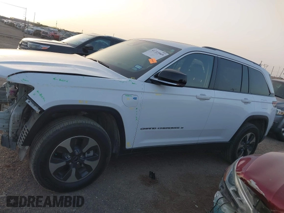 2022 Jeep Grand Cherokee with VIN 1C4RJYB63N8762798, listed as a IAAI auction lot 41723969 with 23,853 mi miles and . Bid and sale history available at DreamBid. Image 15.