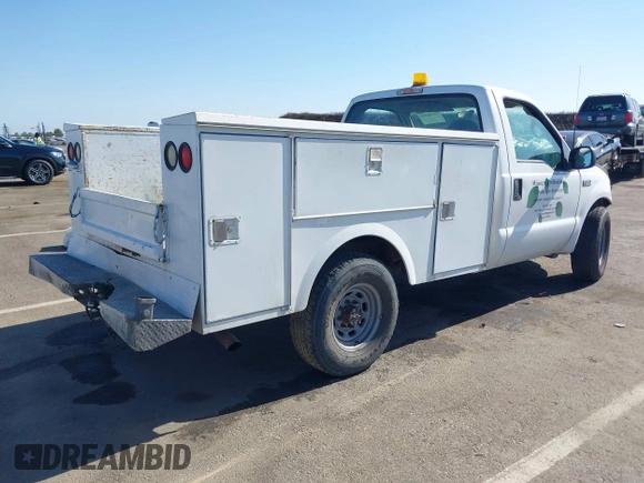 2000 Ford F-350 XL with VIN 1FTSF30L8YEB14930, listed as a IAAI auction lot 42290265 with 112,402 mi miles and . Bid and sale history available at DreamBid. Image 4.