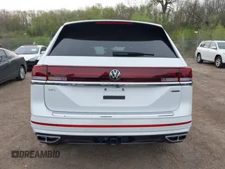 2025 Volkswagen Atlas SE with VIN 1V2FR2CA0SC525107, listed as a IAAI auction lot 42149492 with 2,443 mi miles and . Bid and sale history available at DreamBid. Image 16.
