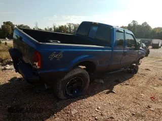 2001 Ford F-350 XL with VIN 1FTSX31S11ED02424, listed as a Copart auction lot 75172884 with 167,592 mi miles and Salvage Title. Bid and sale history available at DreamBid. Image 3.