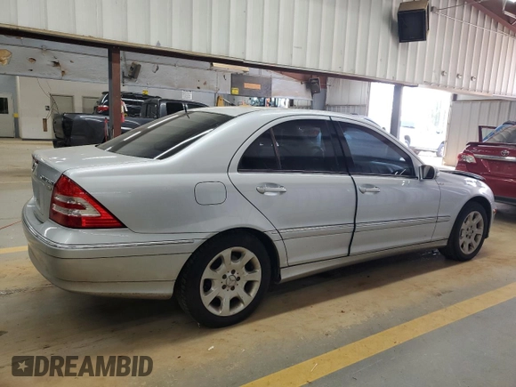 2006 Mercedes-Benz C 280 Luxury with VIN WDBRF54HX6A825189, listed as a Copart auction lot 81903084 with 231,894 mi miles and Salvage Title. Bid and sale history available at DreamBid. Image 3.
