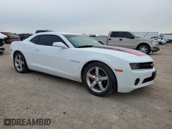 2013 Chevrolet Camaro LT z VIN 2G1FB1E39D9127220, wystawiony jako Copart lot #50932945 z przebiegiem 89 058 mil mil oraz Czysty tytuł • Clean title. Historia ofert i sprzedaży dostępna na DreamBid. Obrazek 4.