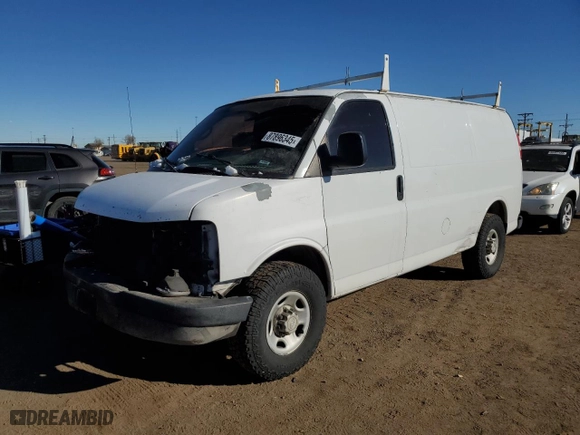 2007 Chevrolet Express Cargo Van with VIN 1GCHG35U271126733, listed as a Copart auction lot 87896345 with 332,035 mi miles and Salvage Title. Bid and sale history available at carsss.com. Image 1.