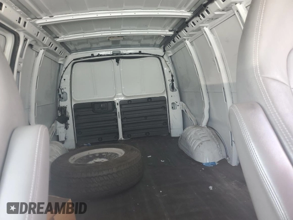 2012 Chevrolet Express Cargo z VIN 1GCSGAFXXC1158990, wystawiony jako Copart lot #58536585 z przebiegiem Nie podano mil oraz Czysty tytuł • Clean title. Historia ofert i sprzedaży dostępna na DreamBid. Obrazek 10.