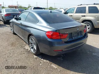 2015 BMW 4 Series 428i xDrive z VIN WBA3N5C55FK484938, wystawiony jako IAAI lot #41889907 z przebiegiem 100 439 mil mil oraz . Historia ofert i sprzedaży dostępna na DreamBid. Obrazek 3.