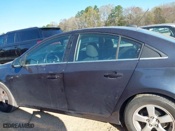 2016 Chevrolet Cruze Limited LT with VIN 1G1PE5SB8G7101633, listed as a IAAI auction lot 41888539 with 107,887 mi miles. Bid and sale history available at carsss.com. Image 14.