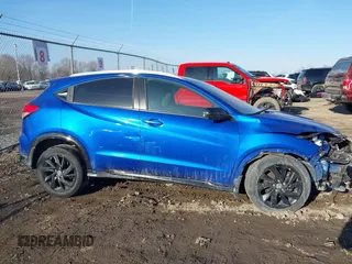 2022 Honda HR-V Sport with VIN 3CZRU6H11NM743180, listed as a IAAI auction lot 41795651 with 27,702 mi miles. Bid and sale history available at carsss.com. Image 14.