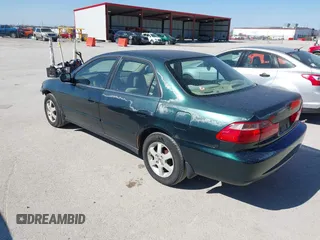 2000 Honda Accord SE с VIN 1HGCG567XYA057694, выставлен на аукционе IAAI как лот 41734805 с пробегом 239 330 миль миль и . История ставок и продаж доступна на DreamBid. Изображение 3.