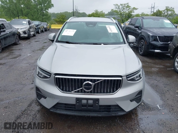2024 Volvo XC40 Core Bright Theme with VIN YV4L12UK9R2311071, listed as a IAAI auction lot 42295970 with 7,113 mi miles and . Bid and sale history available at DreamBid. Image 12.