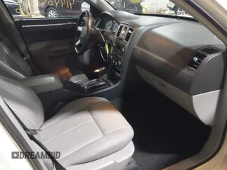 2006 Chrysler 300 Touring with VIN 2C3LK53G76H518015, listed as a IAAI auction lot 41440502 with 117,789 mi miles. Bid and sale history available at carsss.com. Image 5.
