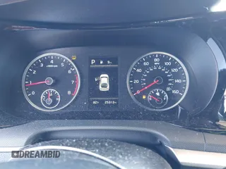 2023 Kia K5 GT-Line z VIN 5XXG64J24PG183772, wystawiony jako IAAI lot #42155447 z przebiegiem 25 313 mil mil oraz . Historia ofert i sprzedaży dostępna na DreamBid. Obrazek 7.