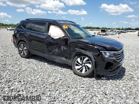 2025 Volkswagen Atlas SE with VIN 1V2WR2CA7SC500575, listed as a Copart auction lot 56872915 with 10,739 mi miles and Salvage title. Bid and sale history available at DreamBid. Image 4.