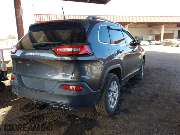 2017 Jeep Cherokee Latitude z VIN 1C4PJLCS2HW572478, wystawiony jako IAAI lot #41200772 z przebiegiem 71 879 mil mil oraz . Historia ofert i sprzedaży dostępna na DreamBid. Obrazek 4.
