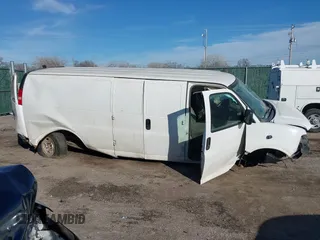 2020 Chevrolet Express Cargo Van with VIN 1GCWGBFP1L1125593, listed as a IAAI auction lot 41514331 with 204,887 mi miles. Bid and sale history available at carsss.com. Image 14.