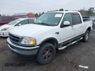 2003 Ford F-150 XLT with VIN 1FTRW08L43KA64328, listed as a IAAI auction lot 41932751 with 275,213 mi miles. Bid and sale history available at carsss.com. Image 17.