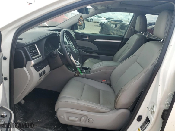 2019 Toyota Highlander SE with VIN 5TDKZRFH8KS326628, listed as a Copart auction lot 50650515 with 59,115 mi miles and Salvage Title. Bid and sale history available at carsss.com. Image 7.