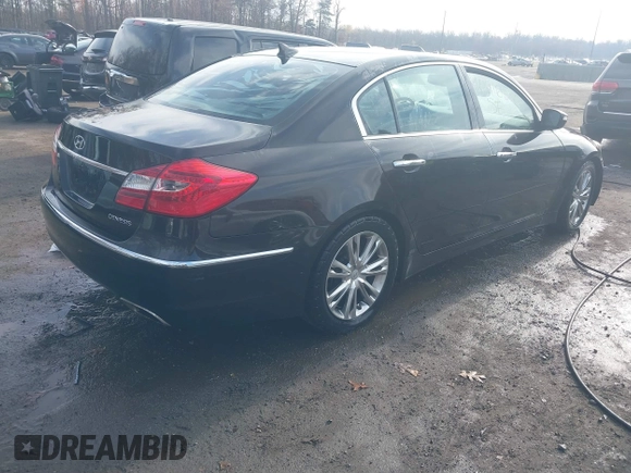 2013 Hyundai Genesis 3.8L z VIN KMHGC4DD2DU253728, wystawiony jako IAAI lot #40916856 z przebiegiem Nie podano mil oraz . Historia ofert i sprzedaży dostępna na DreamBid. Obrazek 4.