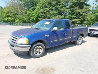 1998 Ford F-150 z VIN 2FTZX1727WCA55840, wystawiony jako IAAI lot #42437567 z przebiegiem 173 975 mil mil oraz . Historia ofert i sprzedaży dostępna na DreamBid. Obrazek 2.