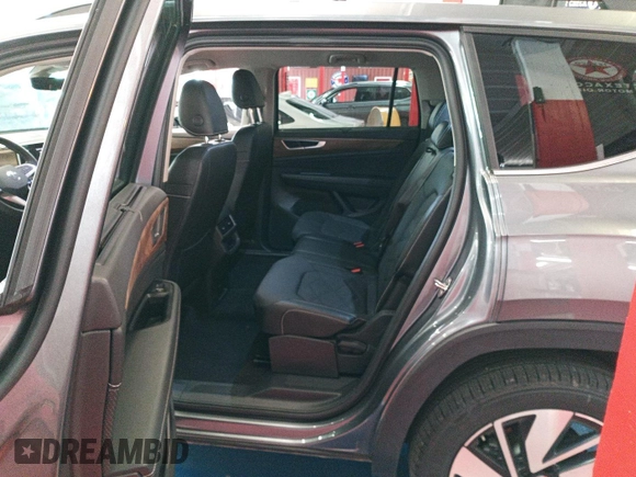2024 Volkswagen Atlas SE с VIN 1V2HR2CA1RC556840, выставлен на аукционе IAAI как лот 42786516 с пробегом 24 384 миль миль и . История ставок и продаж доступна на DreamBid. Изображение 9.