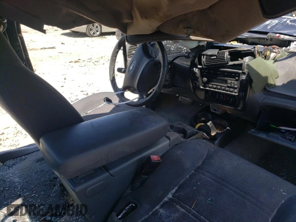 2002 Ford Ranger XL Fleet with VIN 1FTZR45E32PA95379, listed as a Copart auction lot 82877164 with 198,116 mi miles and Salvage title. Bid and sale history available at DreamBid. Image 8.