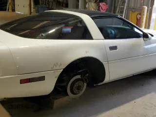 1993 Chevrolet Corvette with VIN 1G1YY23P7P5107956, listed as a Copart auction lot 58644404 with 0 mi miles and Salvage Title. Bid and sale history available at carsss.com. Image 3.