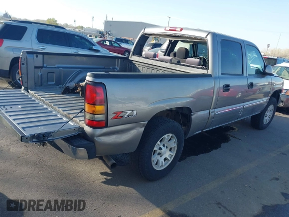 2006 GMC Sierra 1500 SLT with VIN 2GTEK13Z761346124, listed as a IAAI auction lot 41992231 with 265,402 mi miles and . Bid and sale history available at carsss.com. Image 4.