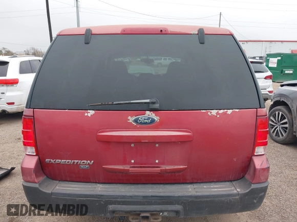 2004 Ford Expedition Special Service with VIN 1FMPU15L44LB86041, listed as a IAAI auction lot 41411675 with 1 mi miles. Bid and sale history available at carsss.com. Image 16.