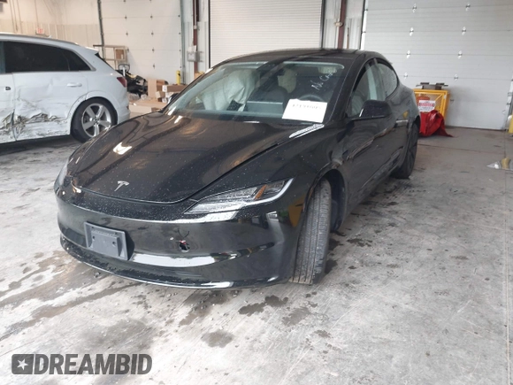 2025 Tesla Model 3 Long Range с VIN 5YJ3E1EB9SF915531, выставлен на аукционе IAAI как лот 42191805 с пробегом 3 333 миль миль и . История ставок и продаж доступна на DreamBid. Изображение 2.