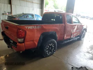 2017 Toyota Tacoma SR5 with VIN 5TFSZ5AN5HX063619, listed as a Copart auction lot 61084235 with 112,980 mi miles and Salvage title. Bid and sale history available at DreamBid. Image 3.