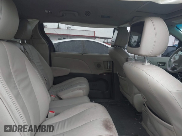 2011 Toyota Sienna XLE AAS with VIN 5TDYK3DC9BS068364, listed as a IAAI auction lot 41733881 with 157,972 mi miles. Bid and sale history available at carsss.com. Image 8.