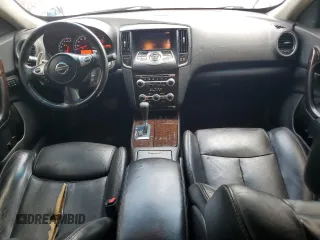 2010 Nissan Maxima SV z VIN 1N4AA5AP7AC829258, wystawiony jako Copart lot #61083055 z przebiegiem 150 458 mil mil oraz Szkoda całkowita • Salvage title. Historia ofert i sprzedaży dostępna na DreamBid. Obrazek 8.