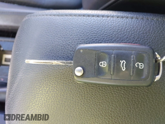 2013 Volkswagen Jetta SE with VIN 3VWDX7AJ0DM397061, listed as a IAAI auction lot 41237703 with 114,704 mi miles and . Bid and sale history available at DreamBid. Image 11.