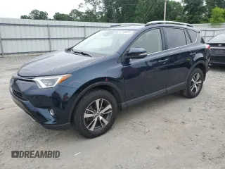 2018 Toyota RAV4 XLE z VIN JTMRFREV5JJ717617, wystawiony jako Copart lot #57155375 z przebiegiem 67 810 mil mil oraz Szkoda całkowita • Salvage title. Historia ofert i sprzedaży dostępna na DreamBid. Obrazek 1.