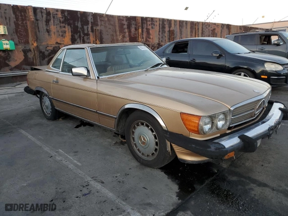 1987 Mercedes-Benz 560 Series 560SL with VIN WDBBA48D1HA056537, listed as a Copart auction lot 80232424 with NaN miles and Clean Title. Bid and sale history available at carsss.com. Image 4.