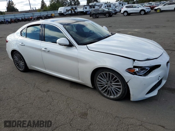 2017 Alfa Romeo Giulia Ti z VIN ZARFAECN2H7543175, wystawiony jako Copart lot #75932224 z przebiegiem 77 579 mil mil oraz Szkody całkowita. Historia ofert i sprzedaży dostępna na DreamBid. Obrazek 4.