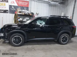 2024 Nissan Pathfinder Rock Creek with VIN 5N1DR3BD4RC257873, listed as a IAAI auction lot 41272092 with 3,324 mi miles. Bid and sale history available at carsss.com. Image 15.