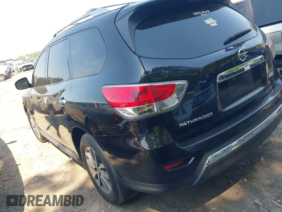 2016 Nissan Pathfinder SV with VIN 5N1AR2MN3GC664163, listed as a IAAI auction lot 42071463 with 214,767 mi miles. Bid and sale history available at carsss.com. Image 3.