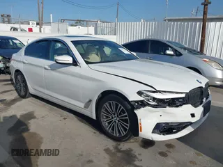 2020 BMW 5 Series 530i z VIN WBAJR3C03LWW55646, wystawiony jako IAAI lot #40371444 z przebiegiem 58 029 mil mil oraz . Historia ofert i sprzedaży dostępna na DreamBid. Obrazek 1.