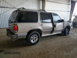 1995 Ford Explorer Eddie Bauer z VIN 1FMDU34X9SZB68776, wystawiony jako Copart lot #42584795 z przebiegiem Nie podano mil oraz Szkoda całkowita • Salvage title. Historia ofert i sprzedaży dostępna na DreamBid. Obrazek 3.